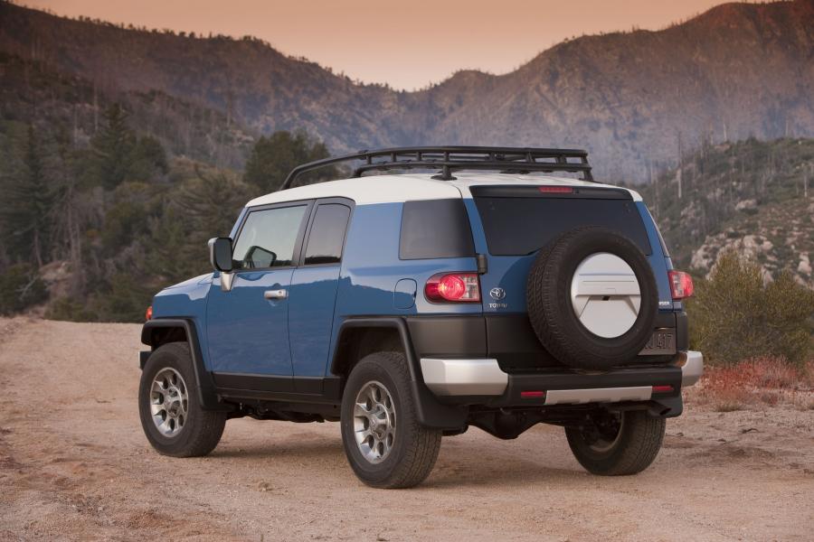  Toyota FJ Cruiser 2012 года  (фото 42 из 44)